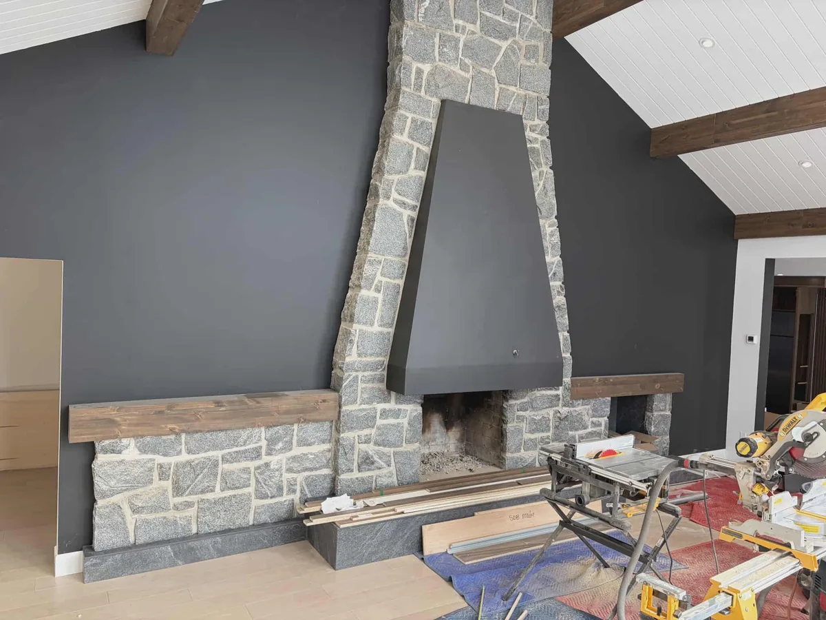 Nettoyage après construction condos Bois-Francs Victoriaville — salon