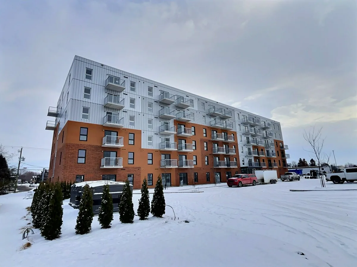 Nettoyage après construction résidence aînés 100 logements Drummondville — unité résidentielle